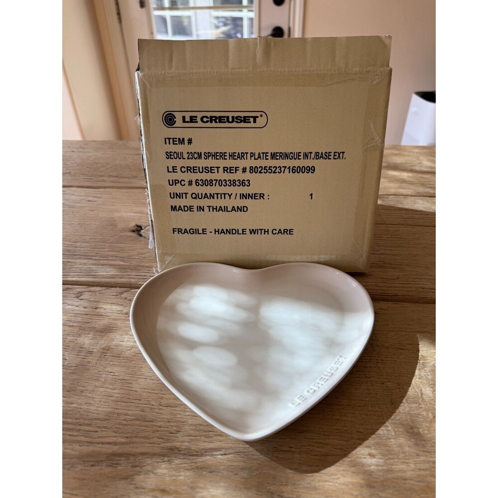 Le Creuset Stoneware Seoul 23cm 9in Sphere Heart Plate Meringue NEW